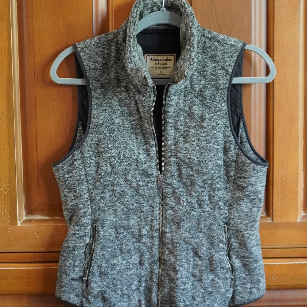 Soft Grey Zip-Up Vest